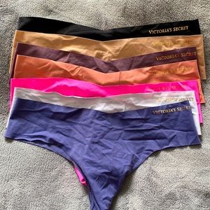 BRAND NEW VS No-Show Thongs